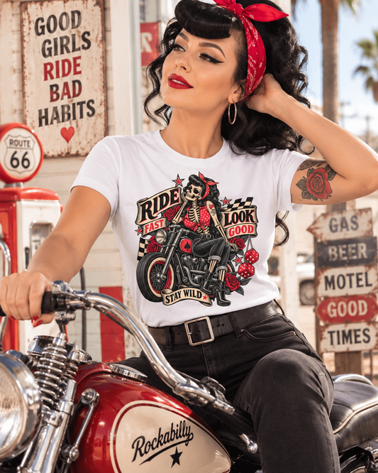 Ride Fast, Look Good, Stay Wild – Biker Girl Ladies T-Shirt weiß Lifestyle Bild 1
