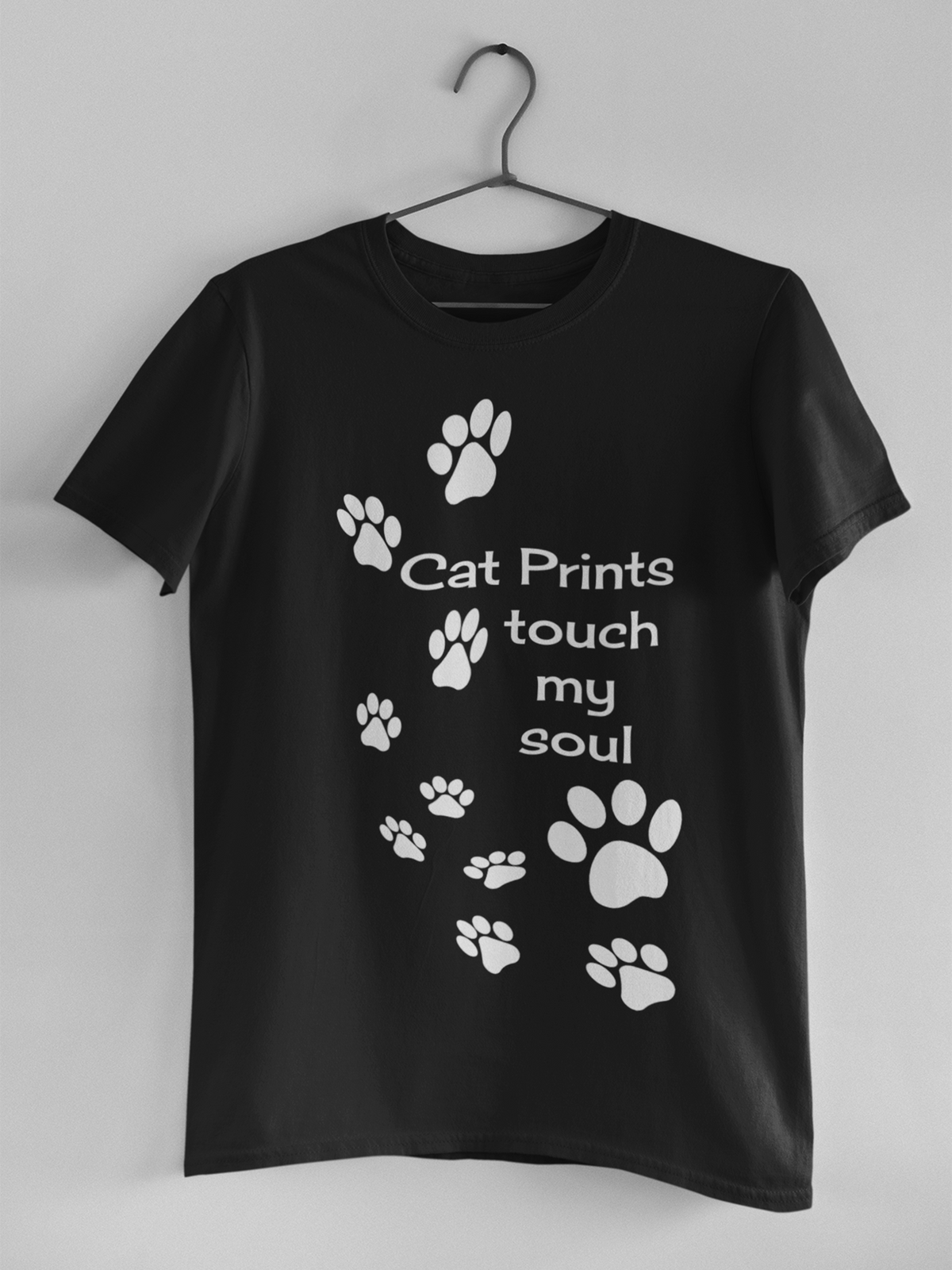 Schwarzes T-Shirt mit Cat Prints und Spruch "Cat Prints touch my soul"