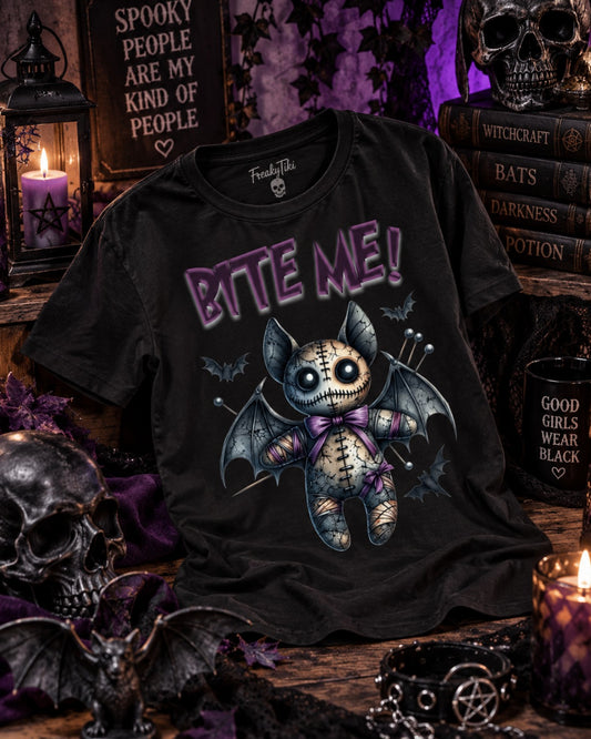 Bite Me Voodoo Fledermaus Halloween Gothic T-Shirt schwarz Produktbild