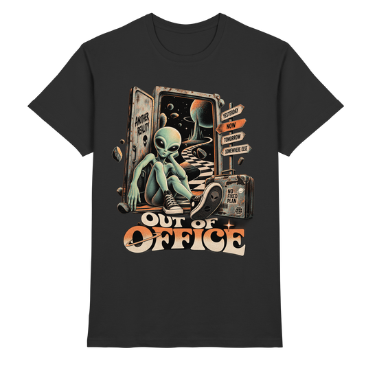 Schwarzes T-Shirt mit Entspannter Alien vor einem offenen Weltraumportal mit Out of Office