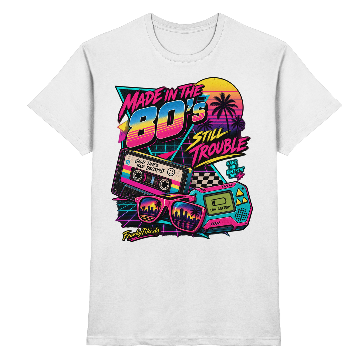 Weißes T-Shirt mit Kassette, Sonnenbrille und Ghettoblaster mit Made in the 80s Still Trouble
