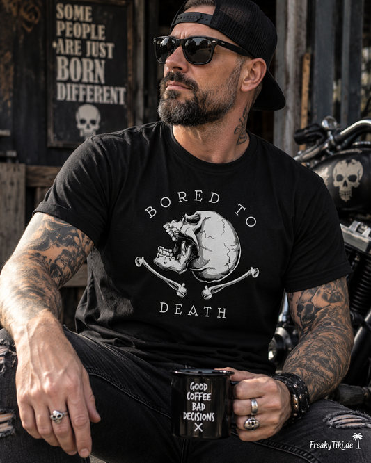 Bored to Death Skull T-Shirt schwarz am Model