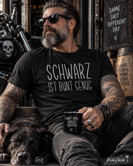 Schwarz ist bunt genug Unisex T-Shirt schwarz am Model