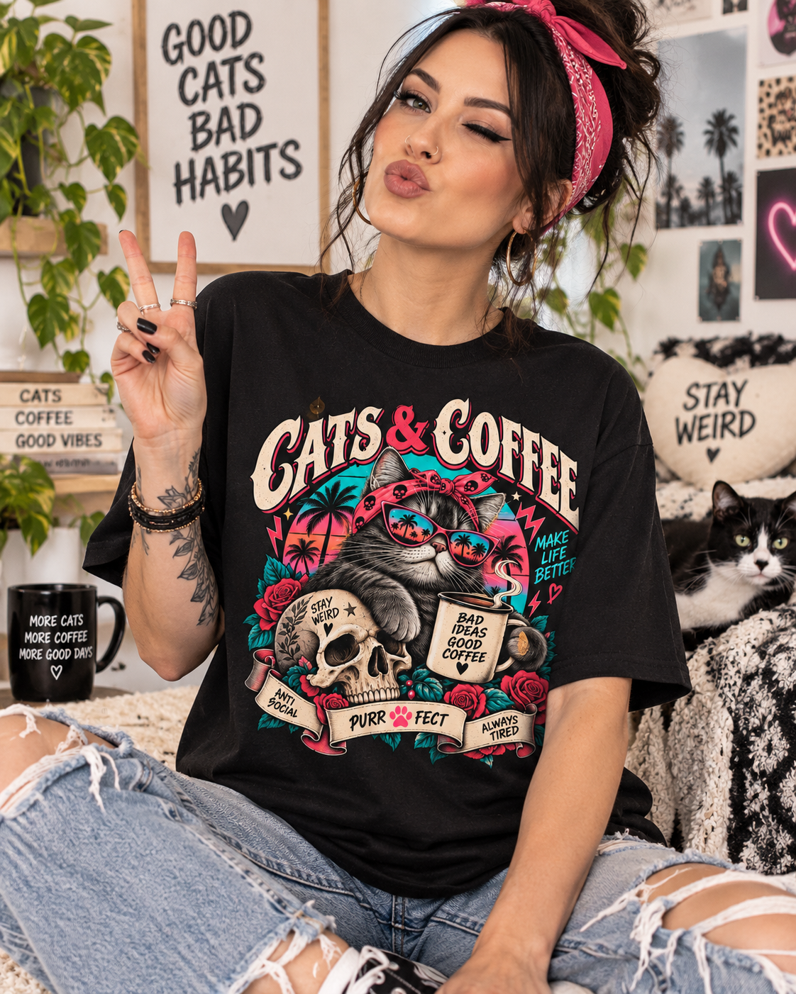 Cats & Coffee – Retro Katze mit Skull T-Shirt schwarz Lifestyle Bild 1