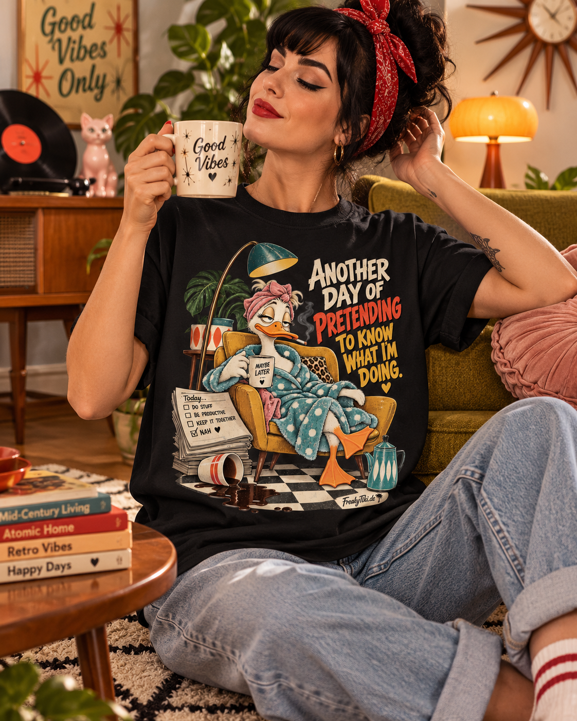 Another Day of Pretending to Know What I’m Doing T-Shirt schwarz Lifestyle Bild 1