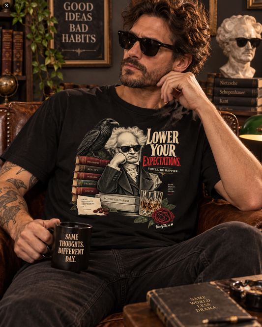 Schopenhauer – Lower Your Expectations T-Shirt schwarz Lifestyle Bild 1