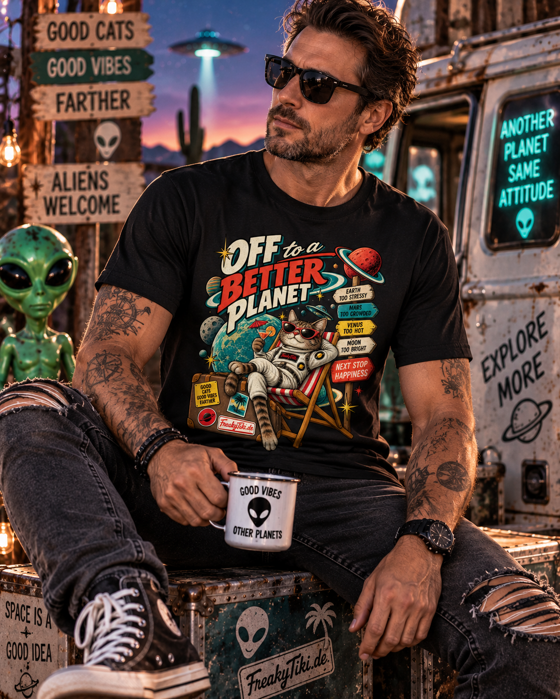 Off to a Better Planet – Aliencore Retro T-Shirt schwarz Lifestyle Bild 2