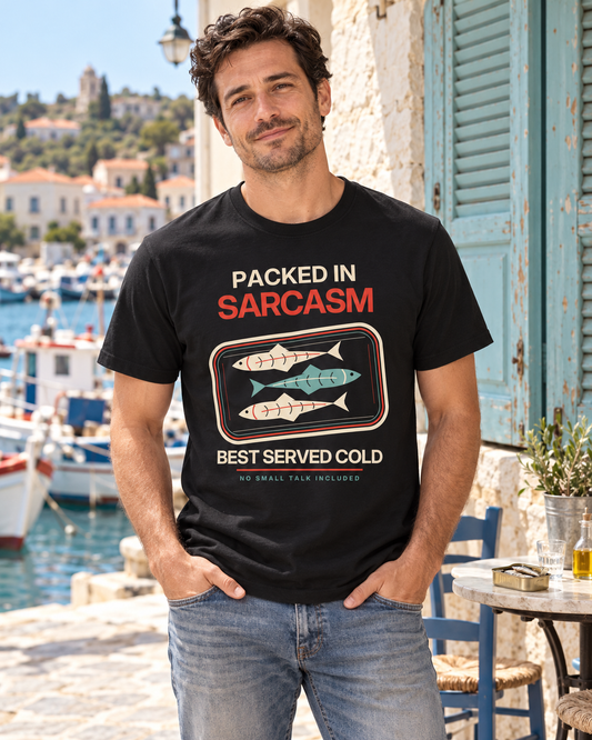 Packed in Sarcasm Sardinen T-Shirt in einer Lifestyle-Produktaufnahme