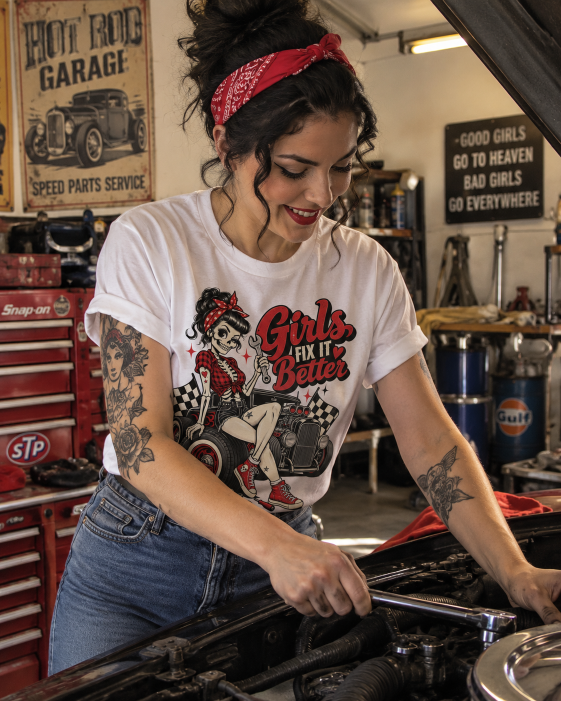 Girls Fix It Better – Rockabilly Garage Ladies T-Shirt weiß Lifestyle Bild 1